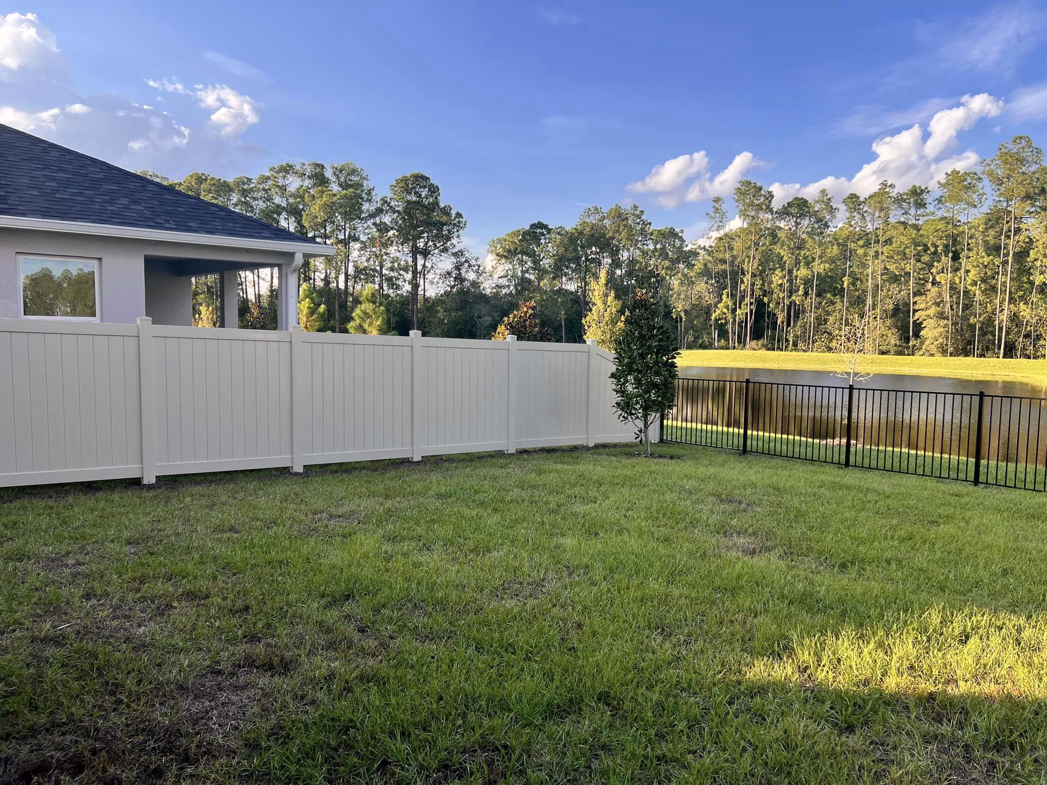 Orlando FL Residential Fence Installation Vinyl and Aluminum Fence Lakeview